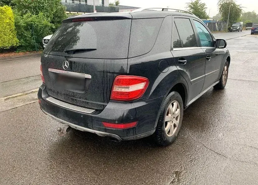 Gebraucht Mercedes ML350 224 PS (164 kW) 2009 Schwarz SUV