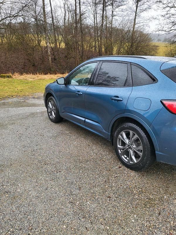 Gebraucht Ford Kuga ST-Line 224 PS (164 kW) 2022 Andere farben SUV