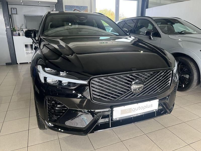 Neu Volvo XC60 Plus 398 PS (292 kW) 2025 Onyx black SUV