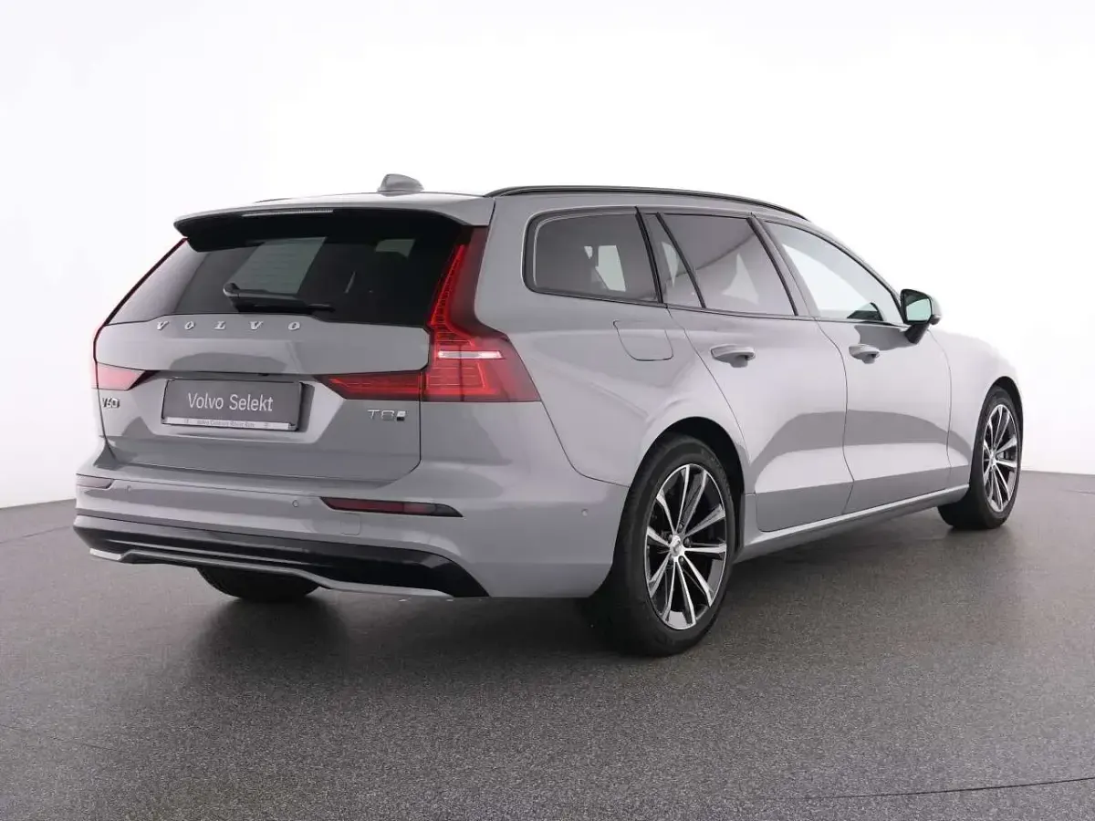 Gebraucht Volvo V60 Plus 455 PS (334 kW) 2024 Grau Kombi