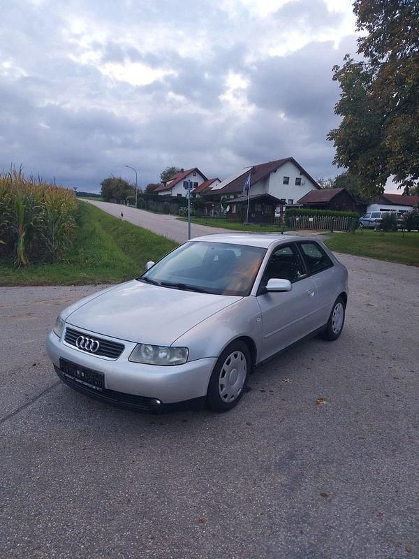 Silber Gebraucht 2001 Audi A3 Kleinwagen | 1.390 € (Superpreis) - Bild 1/4