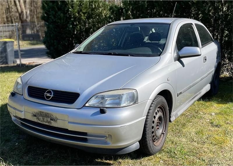 Gebraucht Opel Astra 116 PS (85 kW) 1998 Silber Limousine