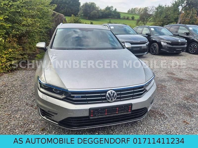 Tungsten silver Gebraucht 2016 VW Passat GTE Kombi | 13.900 € (Fairer Preis) - Bild 1/4