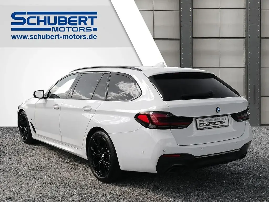 Gebraucht BMW 520 M Sport 190 PS (139 kW) 2022 Weiß Limousine