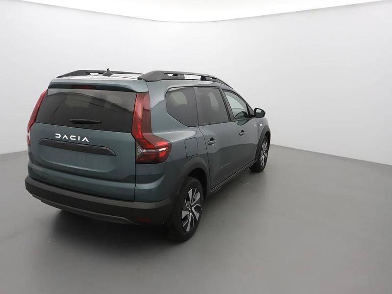 Neu Dacia Jogger Expression 102 PS (75 kW) 2025 Vert cedre Van / Kleinbus