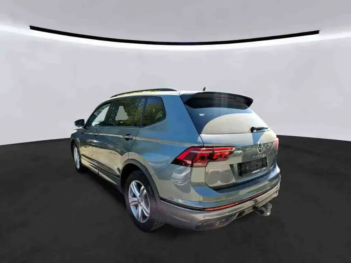 Gebraucht VW Tiguan Allspace R-line 150 PS (110 kW) 2022 Platinum grey metallic SUV