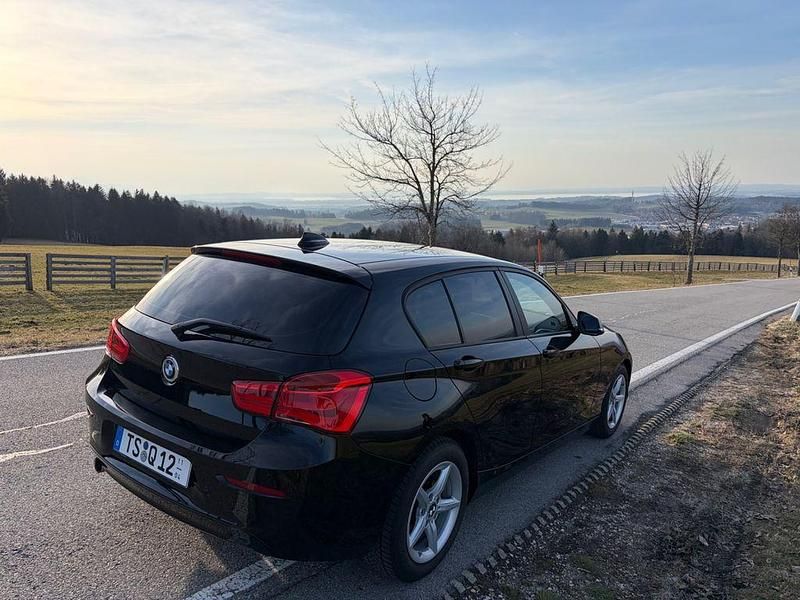 Gebraucht BMW 116 109 PS (80 kW) 2018 Schwarz Kleinwagen