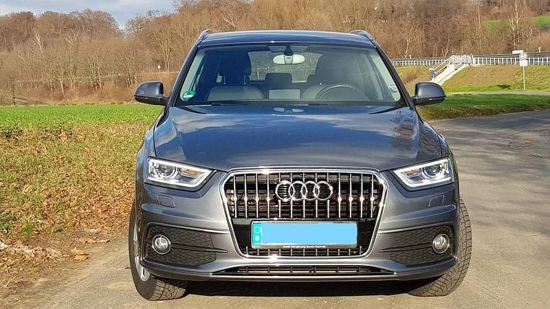 Grau Gebraucht 2014 Audi Q3 Sport SUV | 13.500 € (Fairer Preis) - Bild 1/4