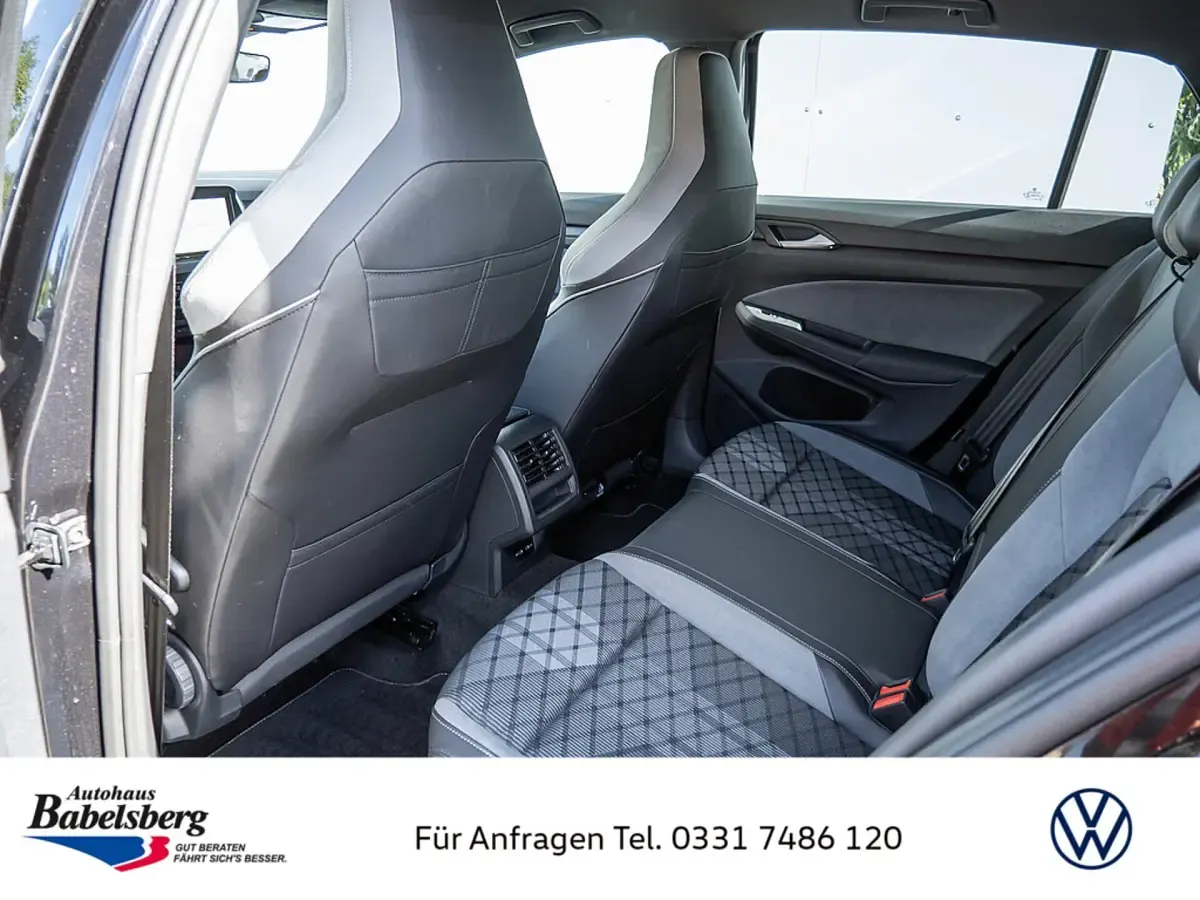 Gebraucht VW Golf VIII R-line 150 PS (110 kW) 2022 Schwarz Limousine