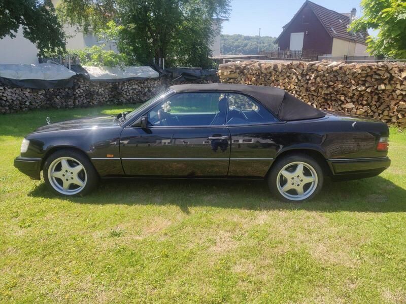 Schwarz Gebraucht 1995 Mercedes E200 Cabrio | 13.800 € - Bild 1/4