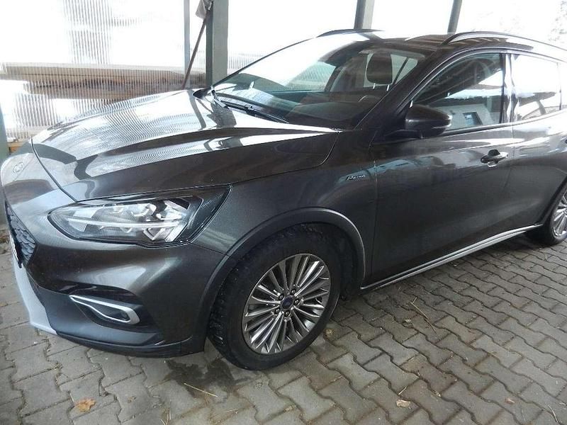 Gebraucht Ford Focus Active X 125 PS (91 kW) 2020 Grau Kombi