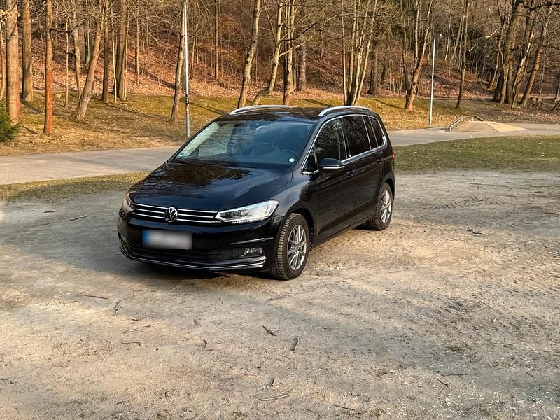 Gebraucht VW Touran Highline 150 PS (110 kW) 2020 Schwarz Van / Kleinbus