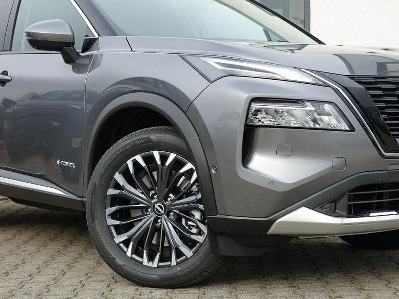 Neu Nissan X-Trail Tekna 213 PS (156 kW) 2025 Grau SUV