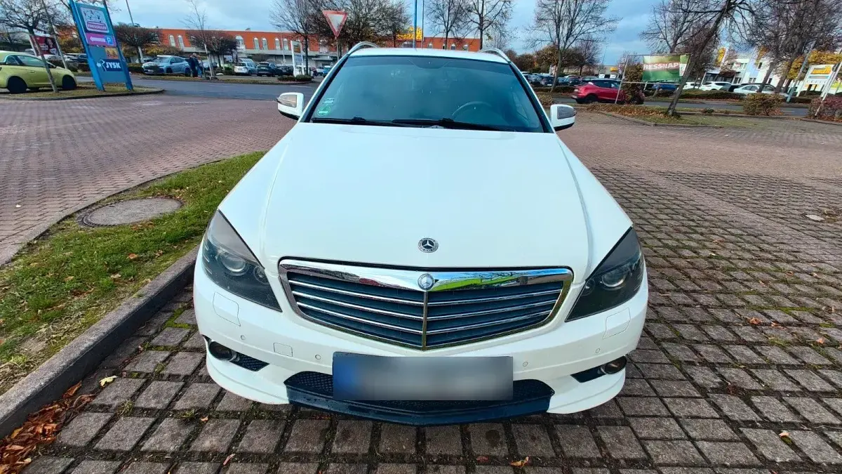 Gebraucht Mercedes 220 170 PS (125 kW) 2008 Weiß Kombi