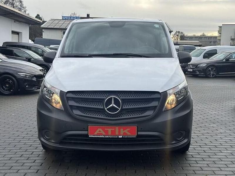 Gebraucht Mercedes Vito 163 PS (119 kW) 2024 Arktikweiss (metallic) Van