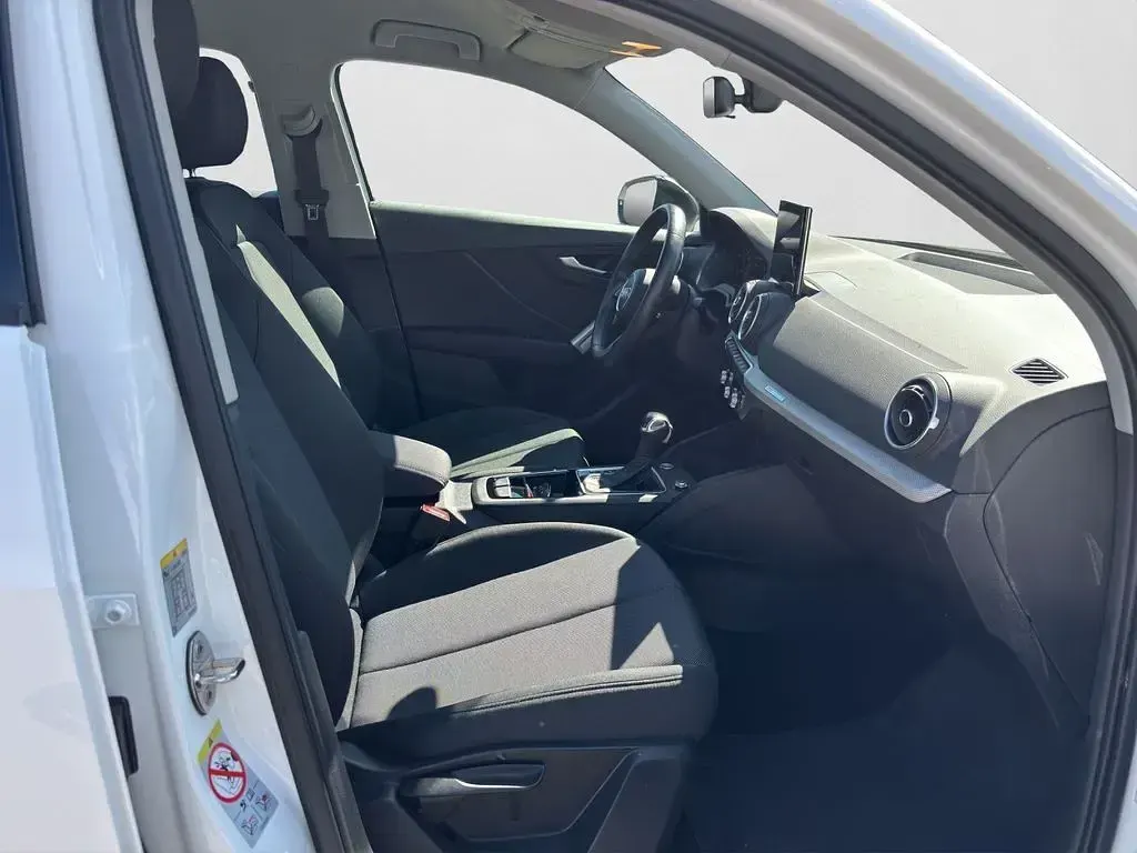 Gebraucht Audi Q2 S-Line 150 PS (110 kW) 2024 Arkonaweiß SUV