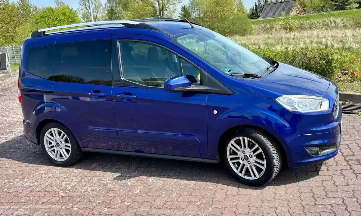 Używany Ford Transit Basis 101 KM (74 kW) 2017 Niebieski Kombi