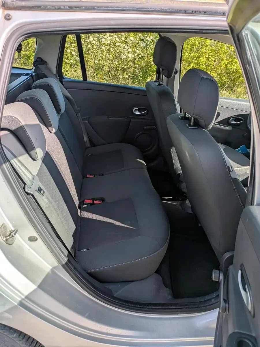 Gebraucht Renault Clio 75 PS (55 kW) 2010 Silber Kombi