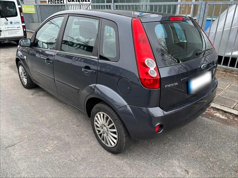 Gebraucht Ford Fiesta 69 PS (50 kW) 2008 Grau Kleinwagen