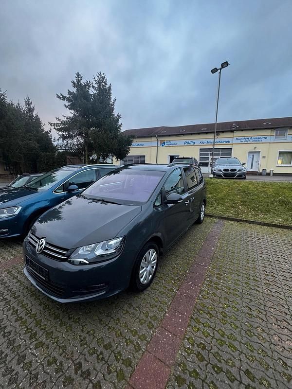 Grau Gebraucht 2012 VW Sharan Van / Kleinbus | 7.250 € (Guter Preis) - Bild 1/4