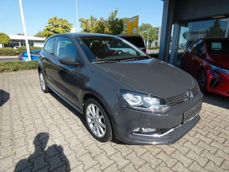 Grau Gebraucht 2017 VW Polo Limousine | 9.950 € (Guter Preis) - Bild 1/4