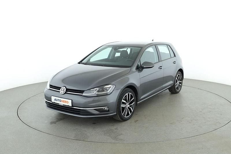 Grau Gebraucht 2017 VW Golf VII Highline Limousine | 15.510 € (Guter Preis) - Bild 1/3