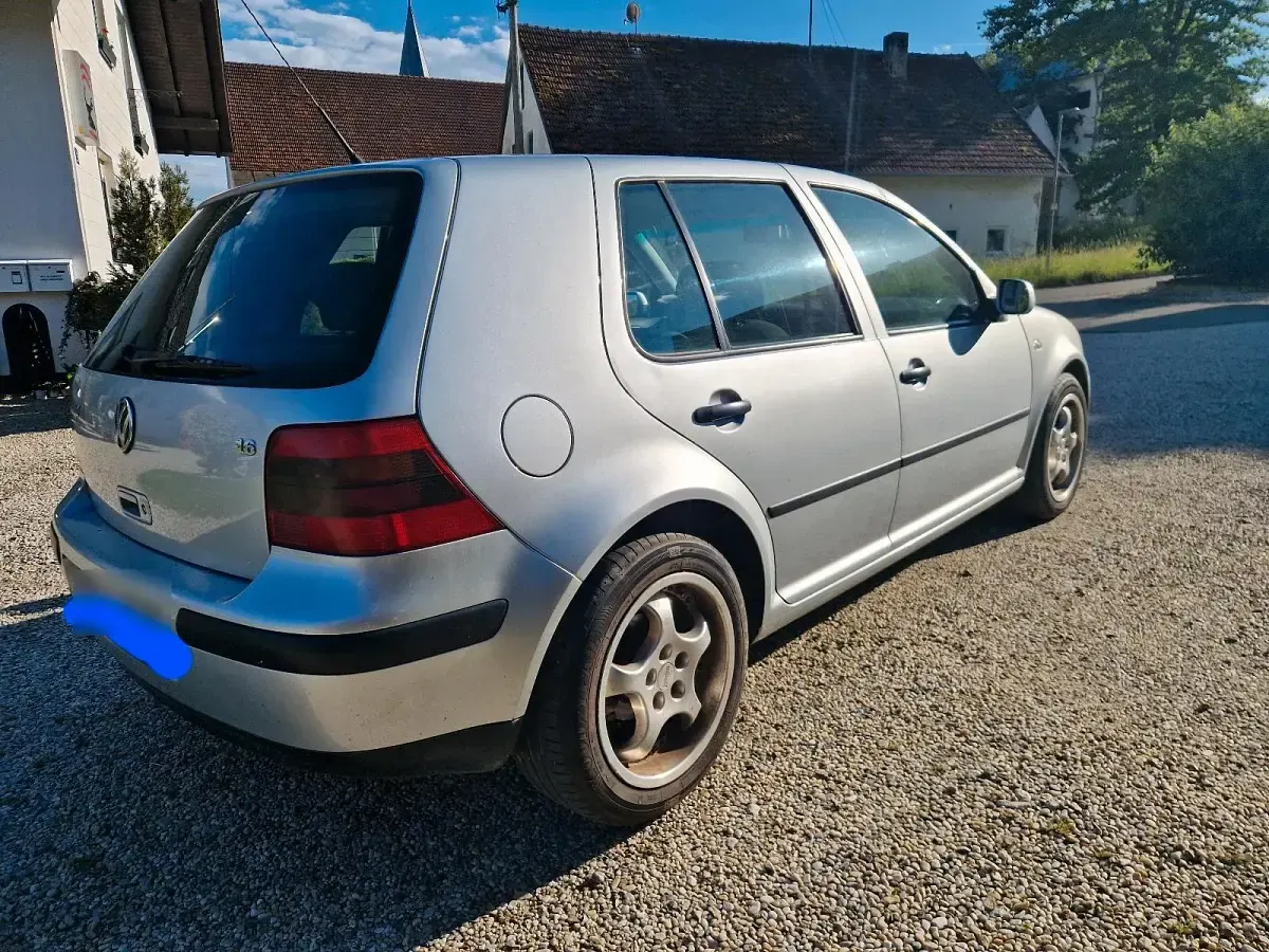 Gebraucht VW Golf IV 100 PS (73 kW) 2002 Silber Kleinwagen