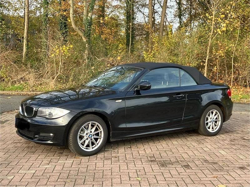 Schwarz Gebraucht 2010 BMW 118 Cabriolet Advantage Cabrio | 5.600 € (Etwas zu teuer) - Bild 1/4
