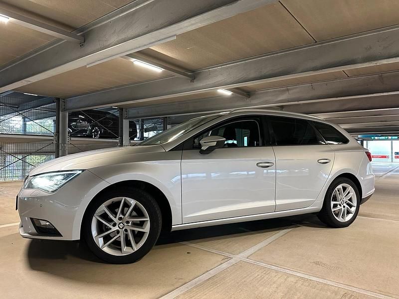 Silber Gebraucht 2015 Seat Leon Style Kombi | 8.800 € (Etwas zu teuer) - Bild 1/4