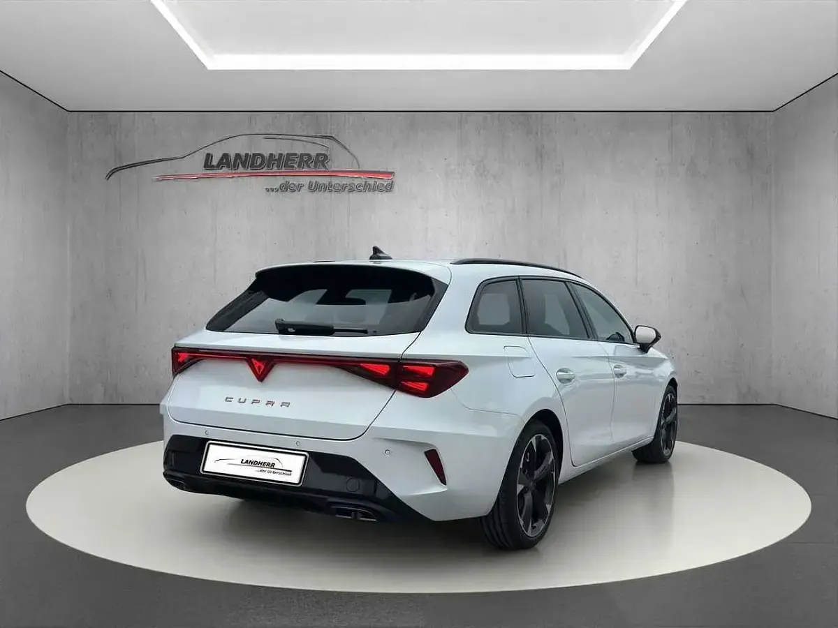 Nowe Cupra Leon 150 KM (110 kW) 2026 Biały Kombi