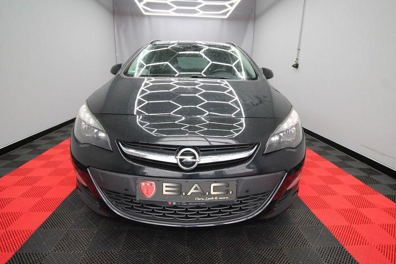 Gebraucht Opel Astra Style 140 PS (102 kW) 2014 Schwarz Kombi