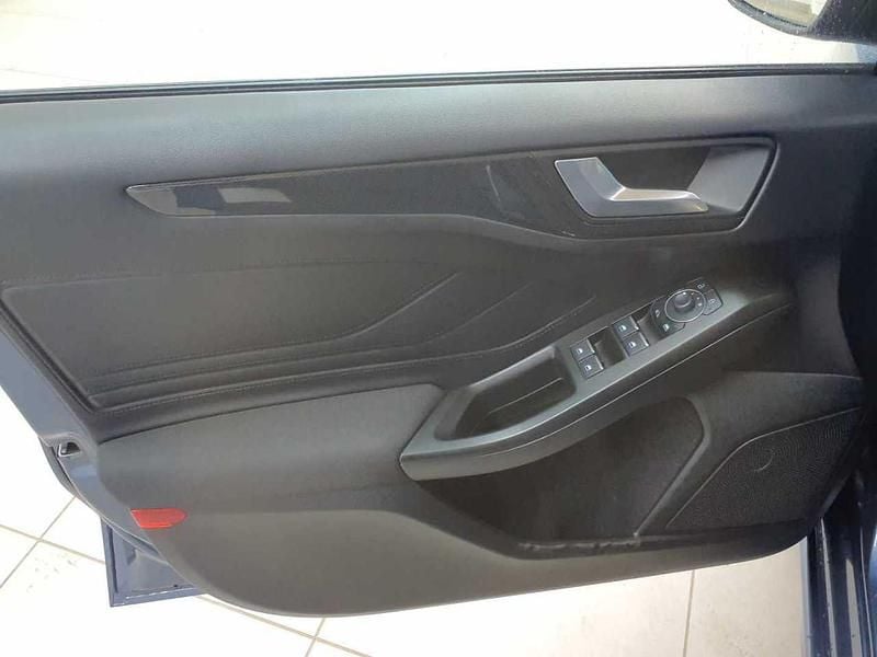 Gebraucht Ford Focus ST-Line X 155 PS (114 kW) 2024 Chrome blue metallic Kombi