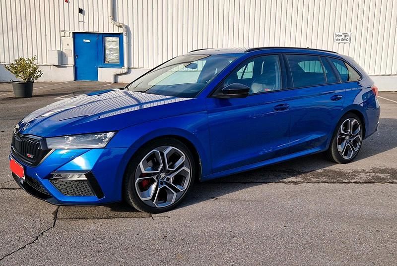 Blau Gebraucht 2021 Skoda Octavia RS Kombi | 29.950 € (Etwas zu teuer) - Bild 1/4