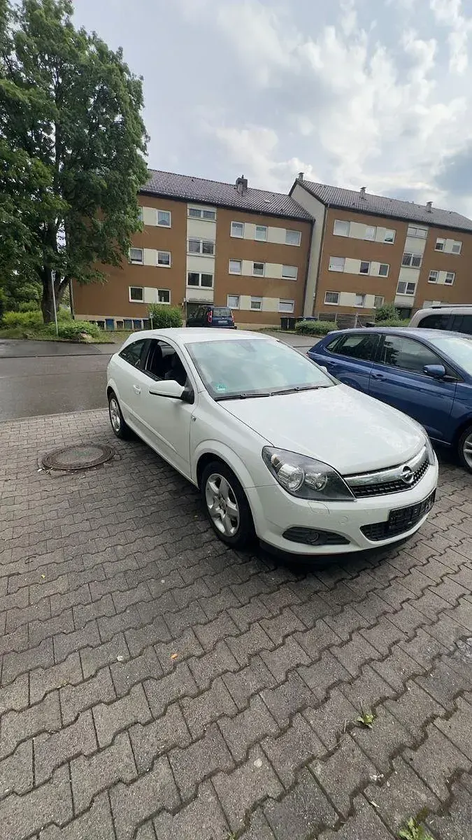 Gebraucht Opel Astra GTC Sport 117 PS (86 kW) 2008 Weiß Coupé