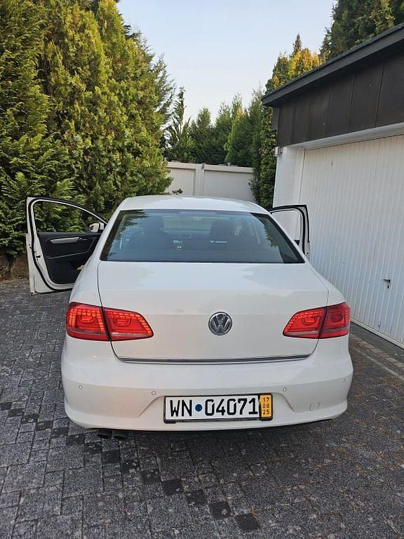 Gebraucht VW Passat Trendline 140 PS (102 kW) 2012 Weiß Limousine