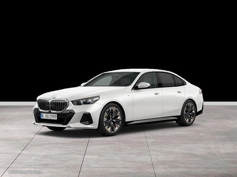 Weiß Gebraucht 2025 BMW 520 Limousine | 57.380 € (Fairer Preis) - Bild 1/4