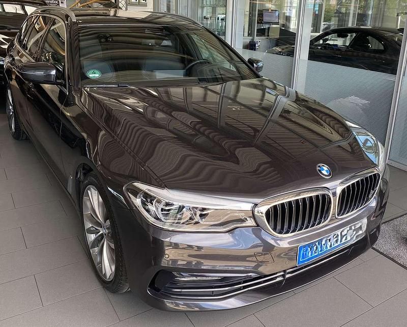 Gebraucht BMW 540 Sport Line 340 PS (250 kW) 2017 Grau Kombi