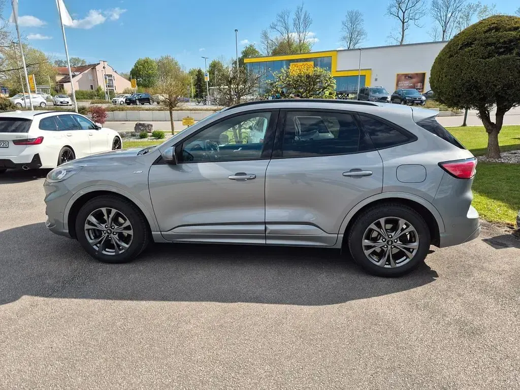 Gebraucht Ford Kuga Titanium 150 PS (110 kW) 2020 Grau SUV