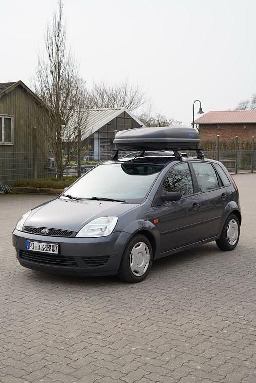 Gebraucht Ford Fiesta Trend 69 PS (50 kW) 2004 Grau Kleinwagen