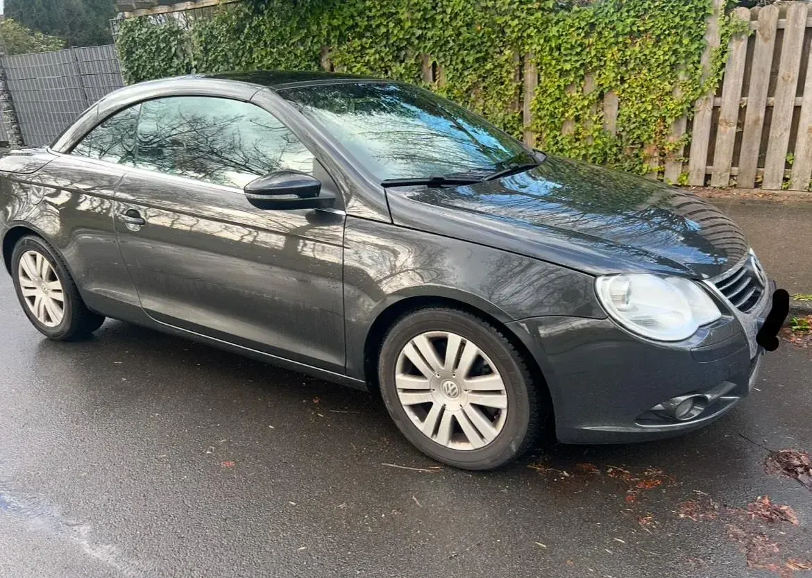 Second-hand VW Eos Edition 160 CP (117 kW) 2009 Gri Cabrio
