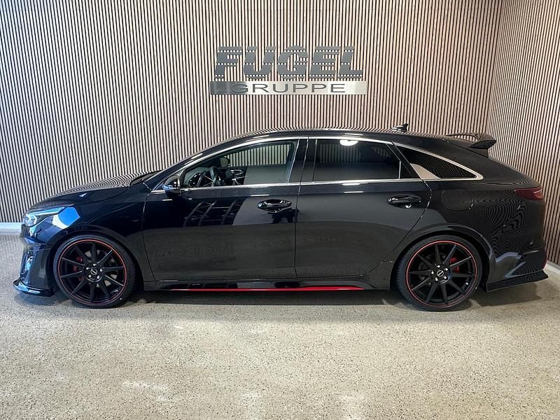 Gebraucht Kia ProCeed Comfort 204 PS (150 kW) 2023 (1k) zilinaschwarz met. Kleinwagen