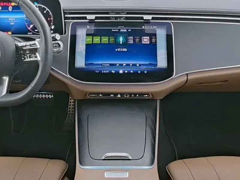 Gebraucht Mercedes E220 Advanced 197 PS (144 kW) 2025 Schwarz Limousine