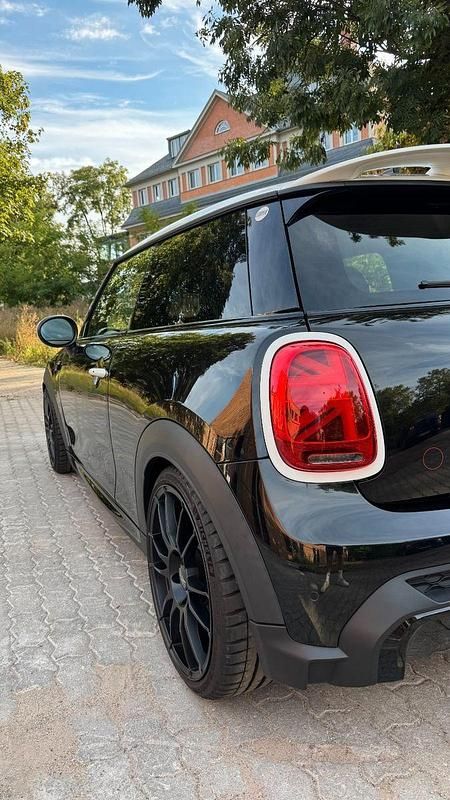 Gebraucht Mini John Cooper Works 231 PS (169 kW) 2022 Schwarz Kleinwagen
