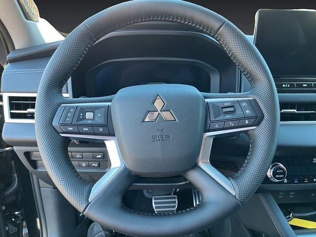 Neu Mitsubishi Outlander P-HEV Basis 306 PS (225 kW) 2026 Schwarz SUV