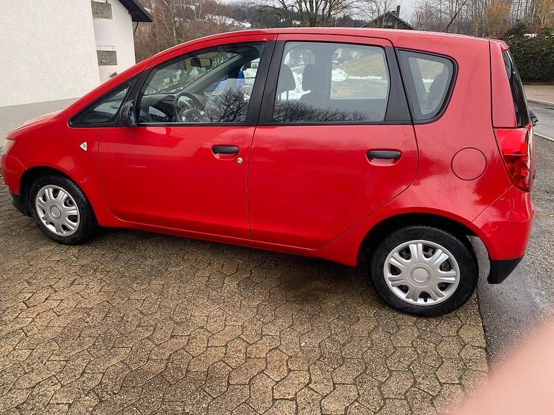 Gebraucht Mitsubishi Colt 95 PS (69 kW) 2009 Rot Kleinwagen