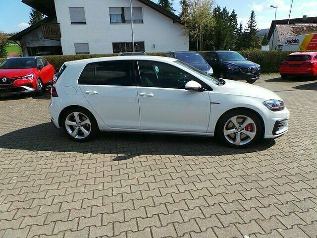 Gebraucht VW Golf VII GTI 245 PS (180 kW) 2019 Pure white Limousine