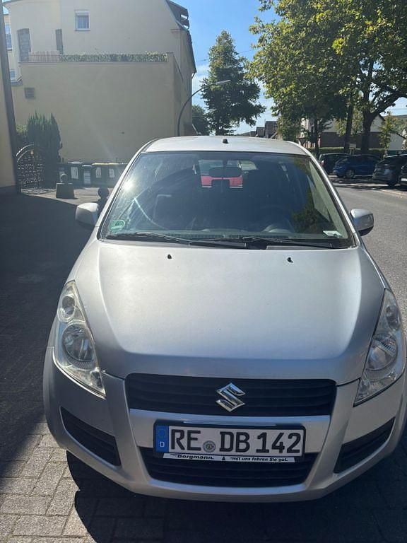 Gebraucht Suzuki Splash Club 65 PS (47 kW) 2010 Silber Kleinwagen