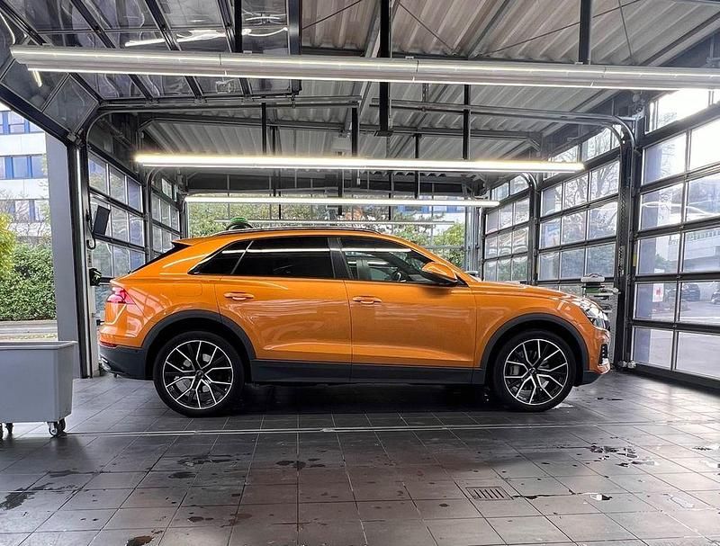 Orange Gebraucht 2019 Audi Q8 Ambiente SUV | 48.500 € (Superpreis) - Bild 1/4