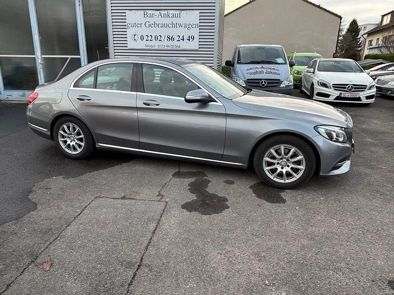 Gebraucht Mercedes C180 Avantgarde 156 PS (114 kW) 2015 Silber Limousine