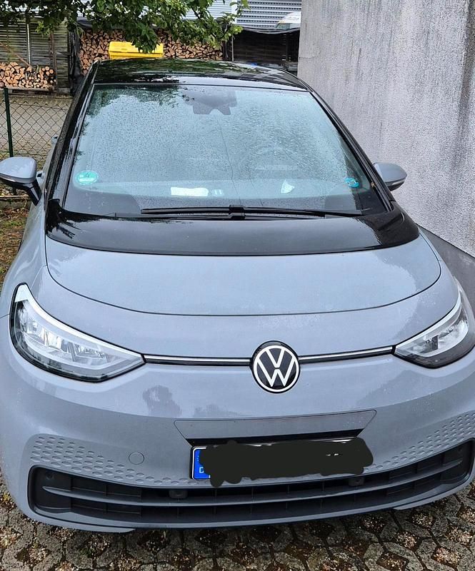 Grau Gebraucht 2022 VW ID.3 Pro Kleinwagen | 29.900 € (Teuer) - Bild 1/4